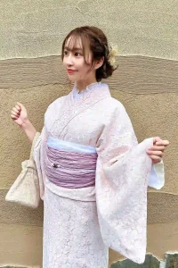 ピンクのレース着物で浅草散策