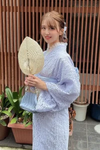 夏らしい水色レース着物